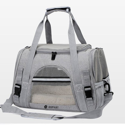 Car-mounted breathable pet carrier for outdoor use